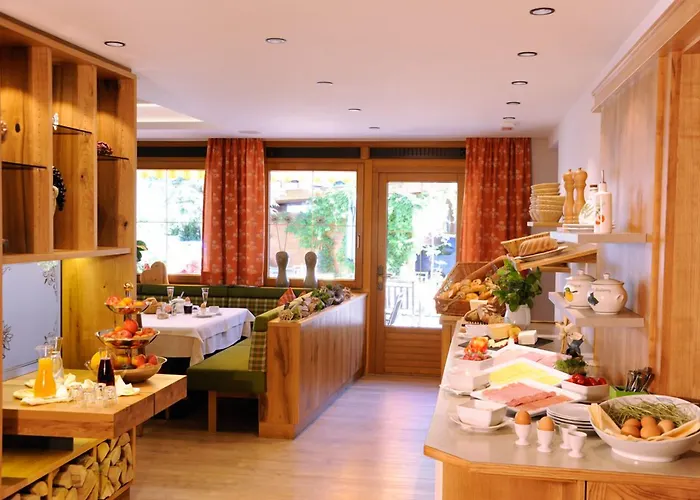 Garni Forelle Hotell Tux