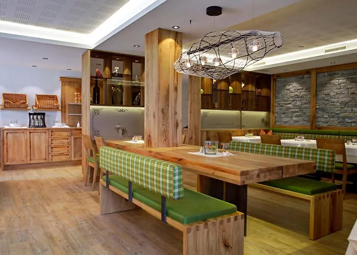 Garni Forelle Hotell Tux